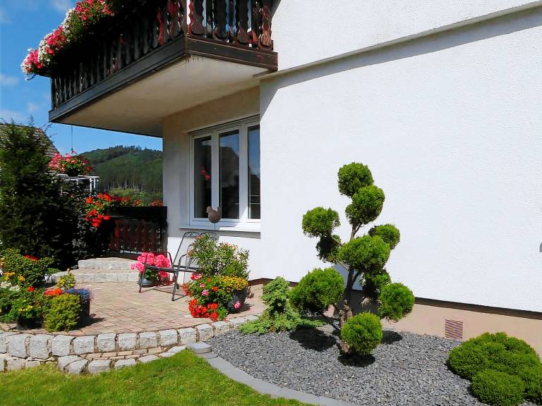 Rental apartment with BBQ, yard & fast internet | City view — photo 2