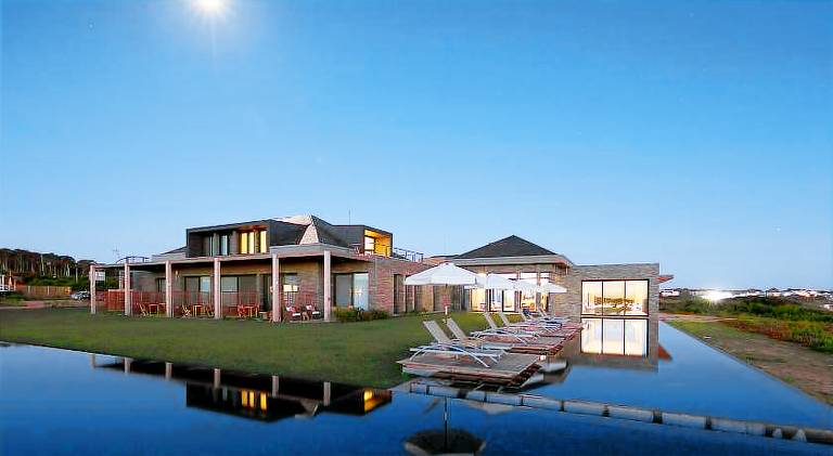 Lodge with yard, patio & pool — photo 3