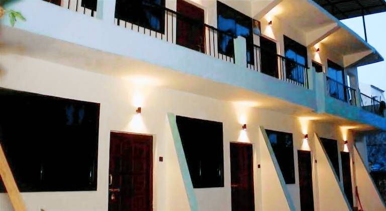 HOTEL COROLINA DELUXE GUEST HOUSE & VILLAs — photo 3