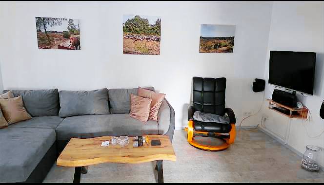Apartment with barbeque & patio — photo 2