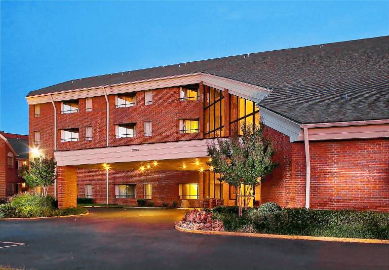 Sonesta Simply Suites Memphis East Poplar Pike — photo 3