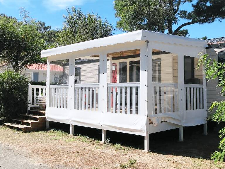 Family-oriented nice mobile home with terrace, BBQ & heated pool | Pets allowed — photo 4