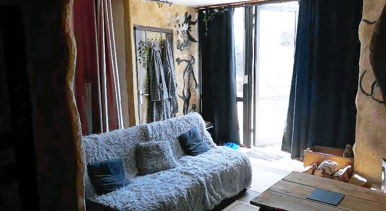 House with jacuzzi, pool & patio | Pets allowed — photo 2