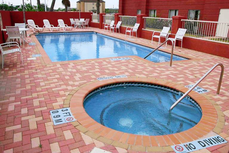 Hampton Inn & Suites Brownsville — photo 3