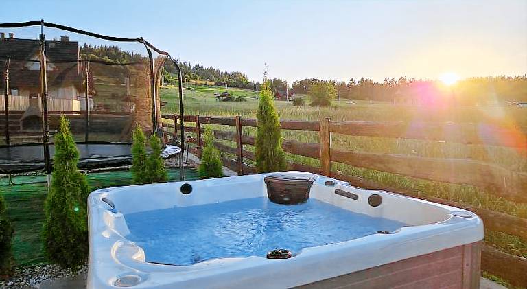 Pleasant vacation home with hot tub, yard & patio | Ski nearby | Pets allowed — photo 3