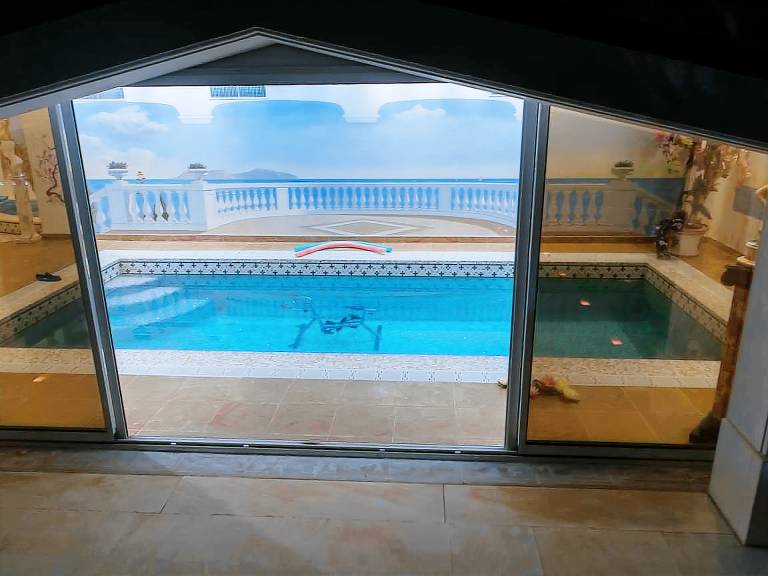 Villa with private pool, hot tub & barbeque — photo 4