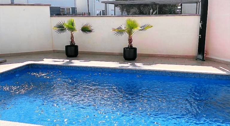 Vacation home with pool — photo 5