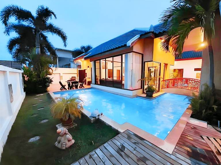 Beautiful luxury private pool house. in Pattaya