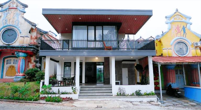 164 m&sup2; Villa