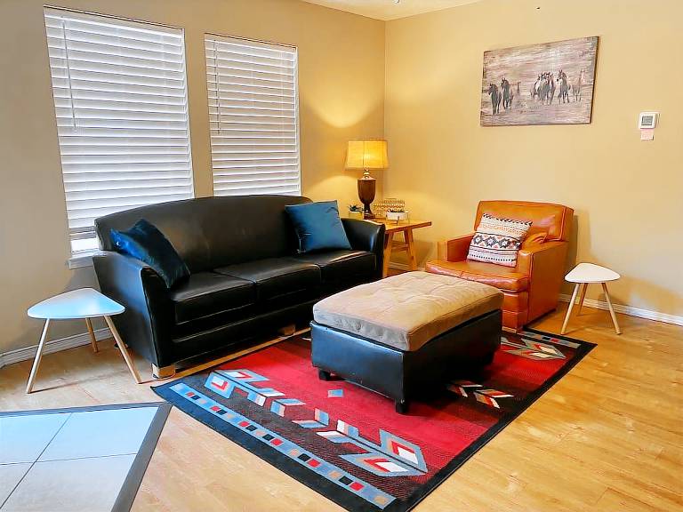 Condo Uptown