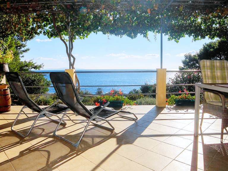 Ferienhaus in Maslinica f&uuml;r max. 4 Personen