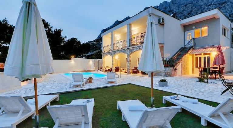 Charming villa with pool | Pets allowed in Tucepi