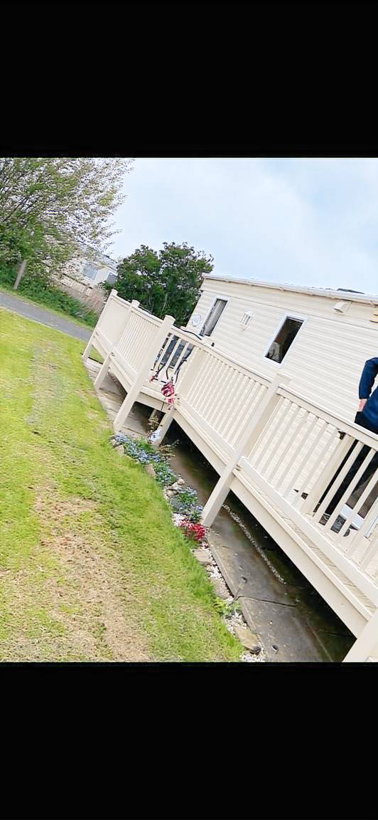 2-Bed Caravan in Mablethorpe sea front location — photo 3