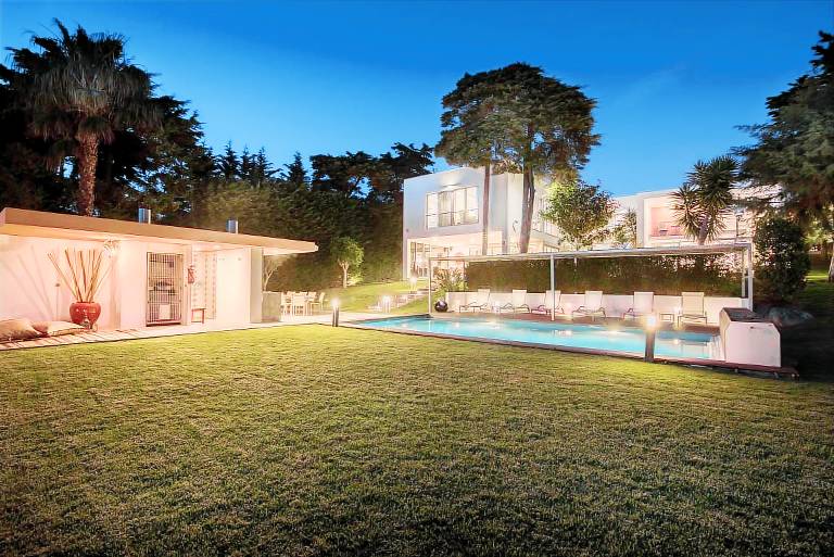 Villa with pool & jacuzzi — photo 2