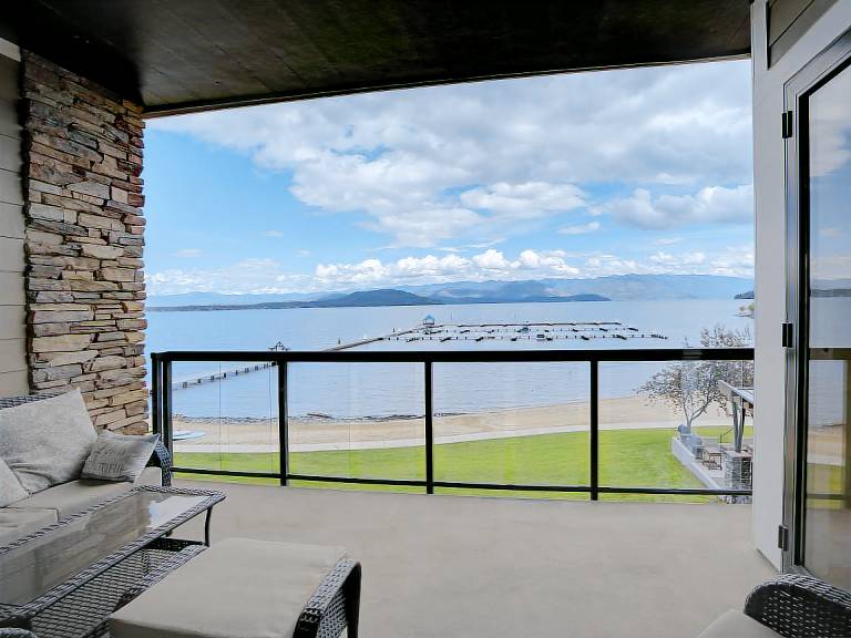 A Scenic Canvas Lakefront Seasons at Sandpoint