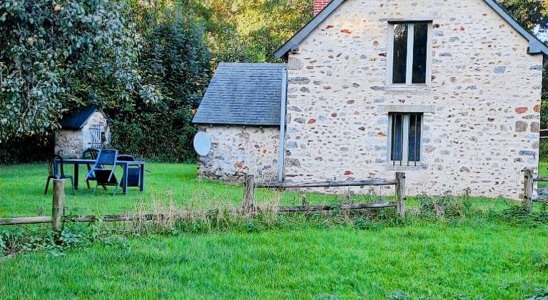 Vacation home with 1 room for 4 persons in Mayenne