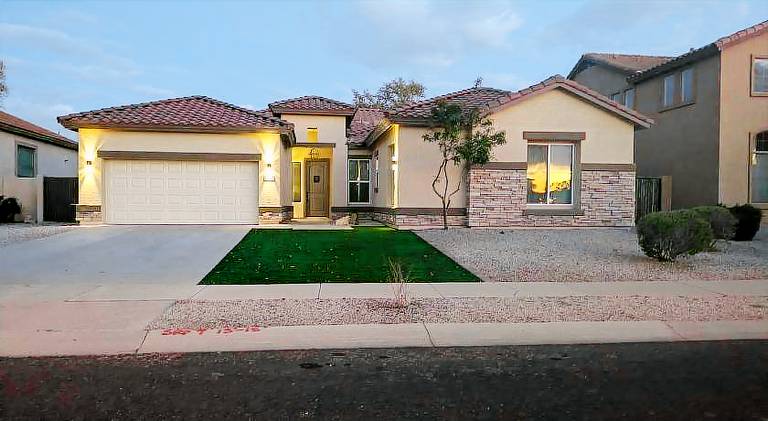 Fully equipped house | Dogs allowed in Glendale, AZ