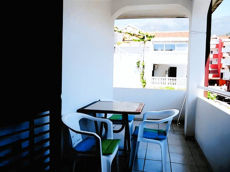 Apartment with patio | Pets allowed — photo 5