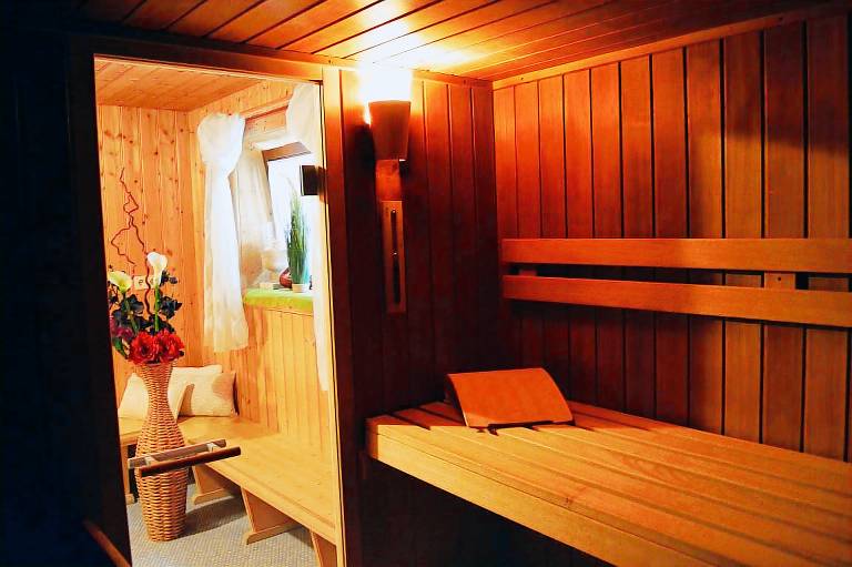 Apartment with sauna & patio — photo 3