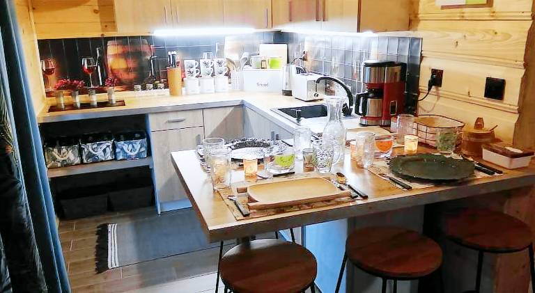 Vacation home with garden, BBQ & hot tub — photo 4