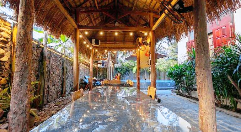 Villa with barbecue, private pool & patio | Good for workation | Pet-friendly — photo 3