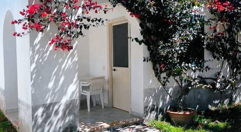 Apartment with grill, patio & yard in Peschici