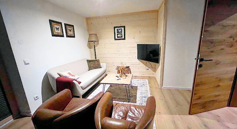 Rental apartment with terrace — photo 2