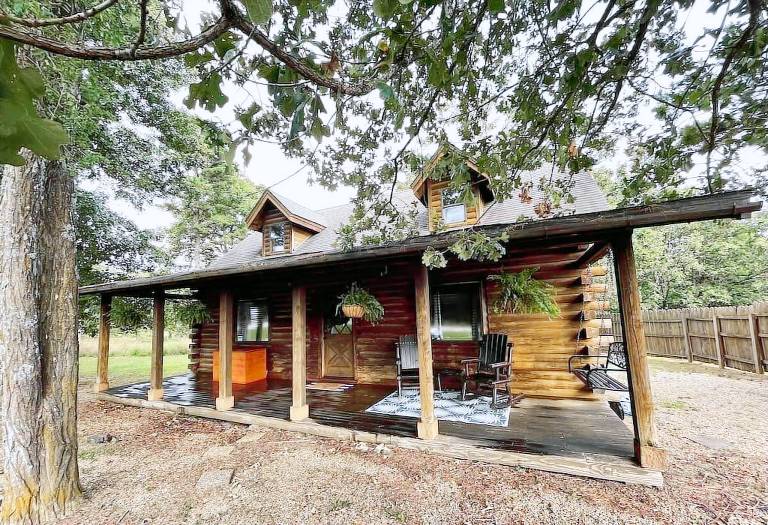 Cabin  Low Gap Township