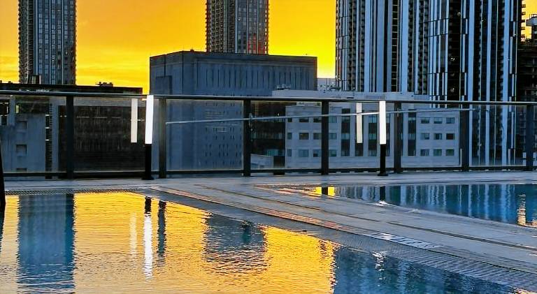 Holiday apartment with pool | Near Bayside Marketplace in Miami, FL