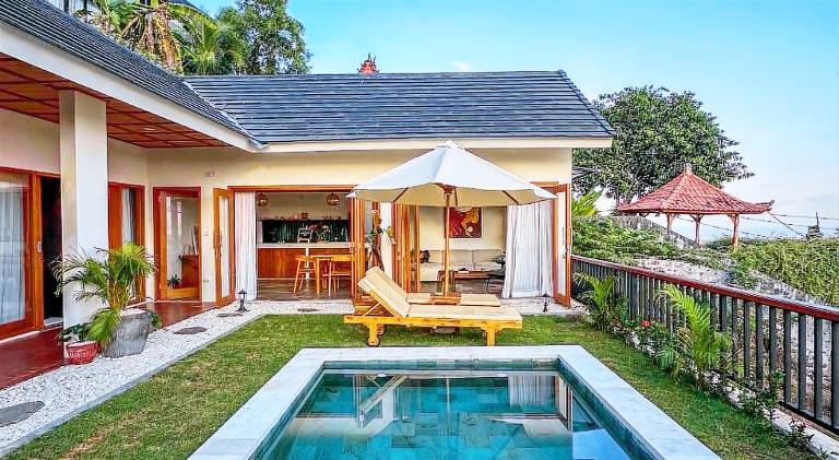 Villa with pool in Pecatu