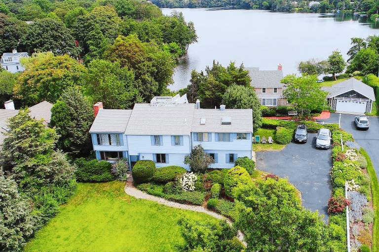 House  Woods Hole
