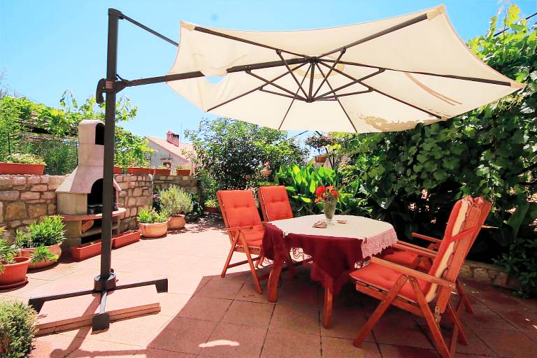 Two bedroom apartment with terrace Ćunski, Lošinj (A-8010-a) in Mali Losinj