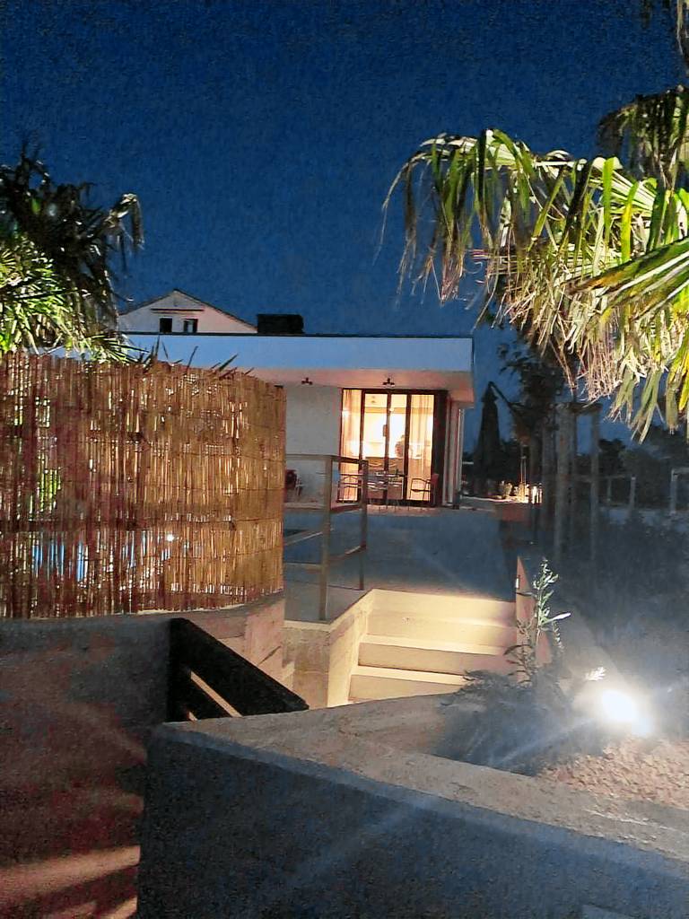 Fully equipped beautiful vacation home with private pool, terrace & BBQ | Pet-friendly — photo 2