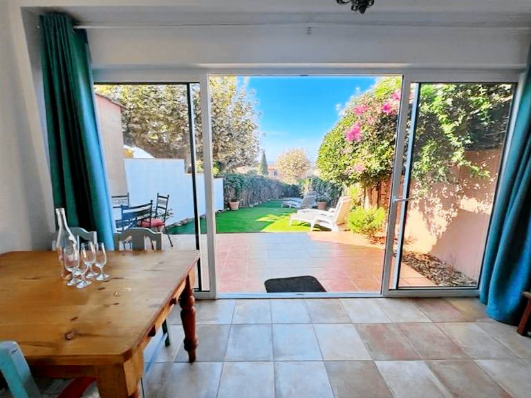 Fully equipped beautiful vacation home with garden & pool | Pet-friendly — photo 5
