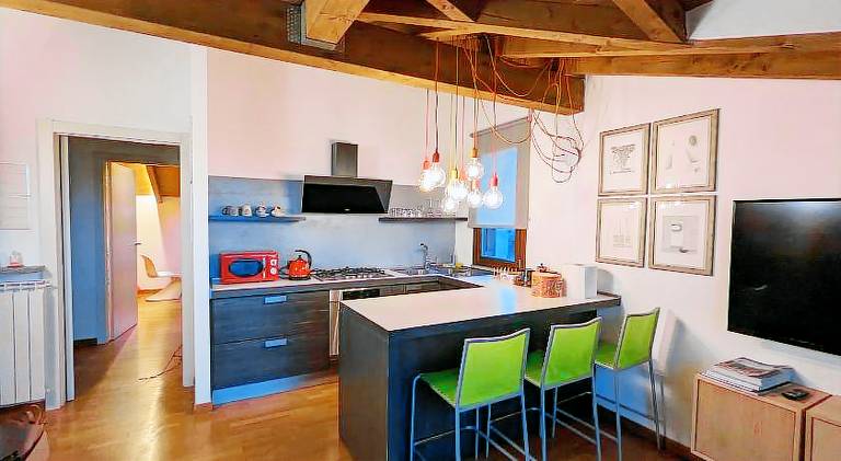 Rental apartment with 1 room for 4 persons in Varese