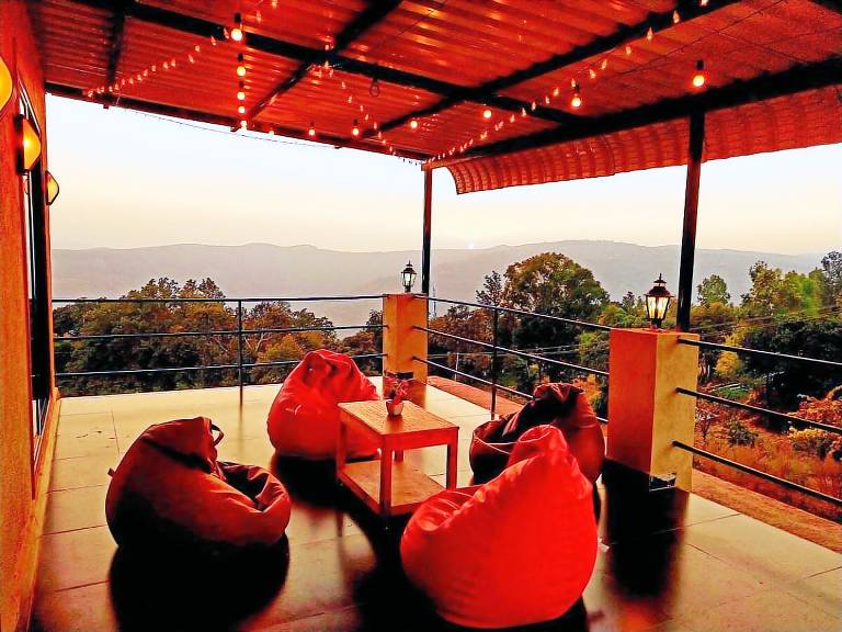 Pleasant villa with barbeque, patio & yard | Pet-friendly — photo 2