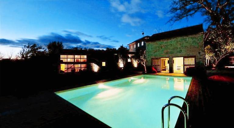 Pleasant villa with terrace, pool & barbeque | Pets allowed — photo 3