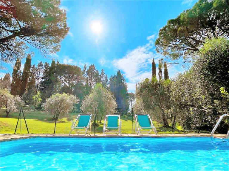 Child-friendly villa with terrace, barbecue & private pool | Panoramic view | Pets are welcome — photo 2