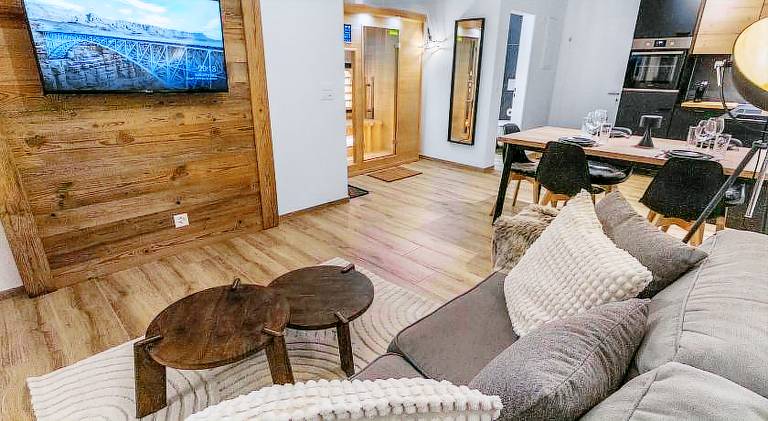 Appartement renove avec vue panoramique et sauna — photo 2