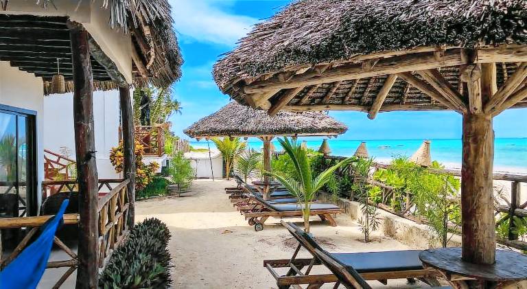 Jambiani White Sand Bungalows — photo 4