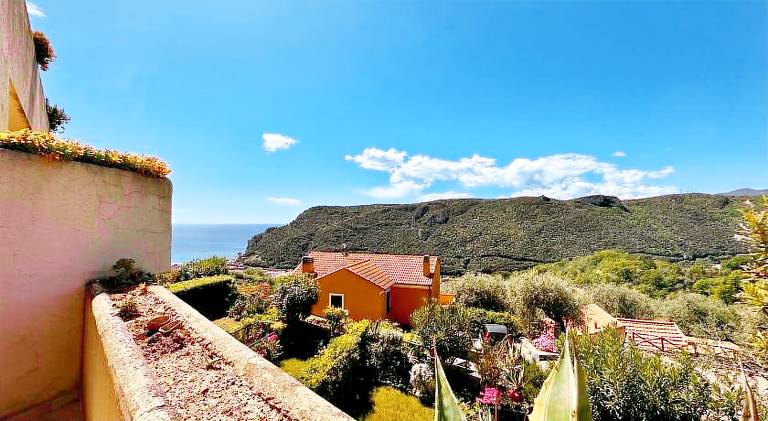 Holiday apartment with pool in Finale Ligure