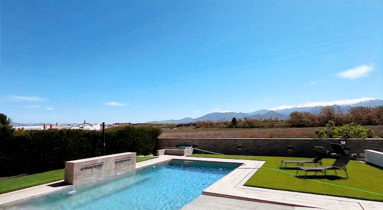 Villa with terrace, private pool & jacuzzi in Granada