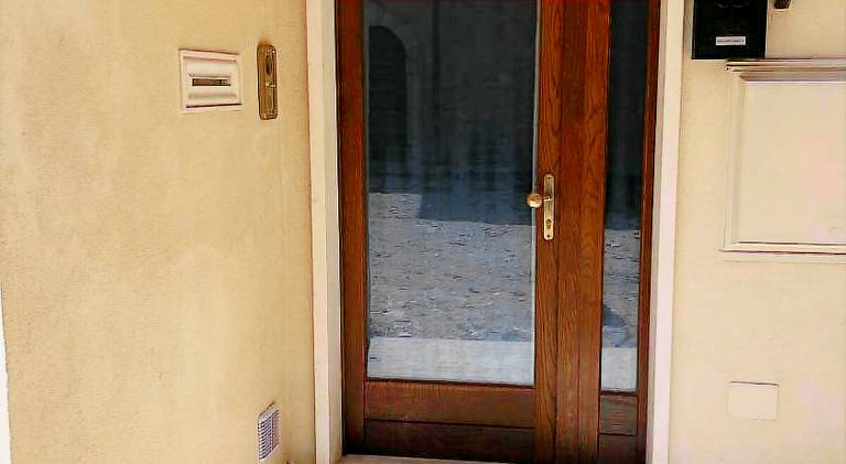 Holiday apartment with 2 rooms for 4 persons in L'Aquila