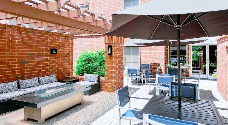 Hampton Inn & Suites Charlottesville-At The University — photo 4