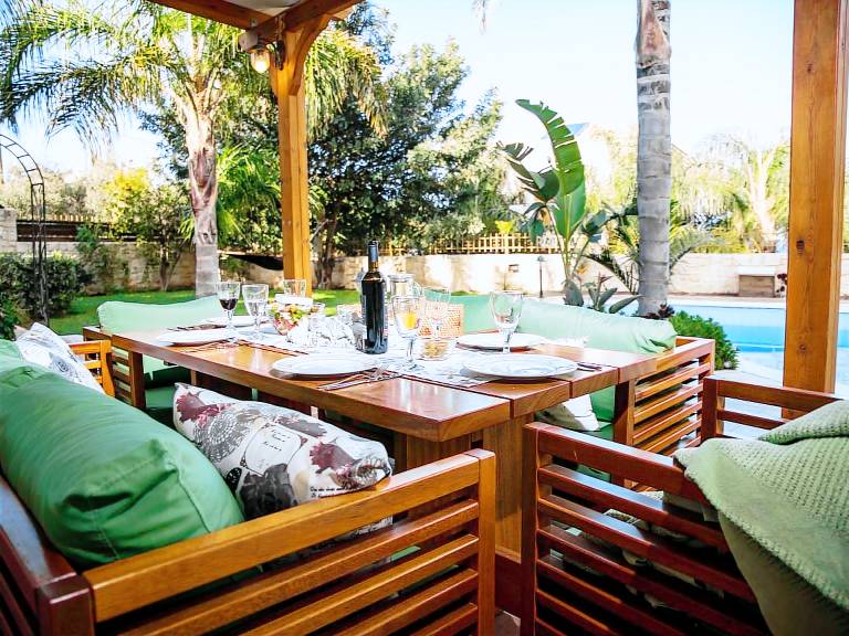 Vacation home with private pool, patio & grill in Heraklion