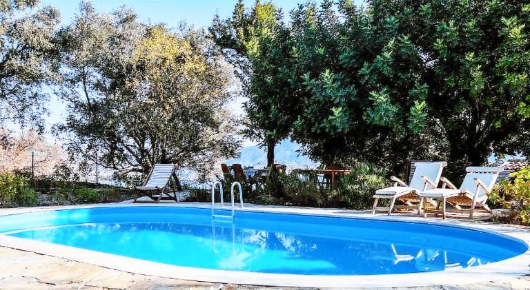 Villa with pool, terrace & garden | Pet-friendly — photo 4