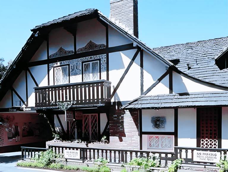 Hofsas House Hotel in Carmel, CA