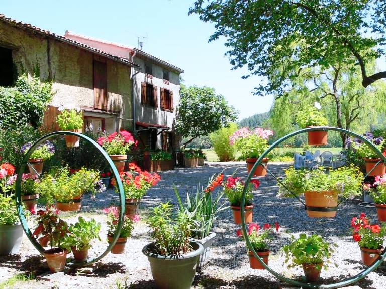 Lovely gite with yard & grill | Pets are welcome in Foix