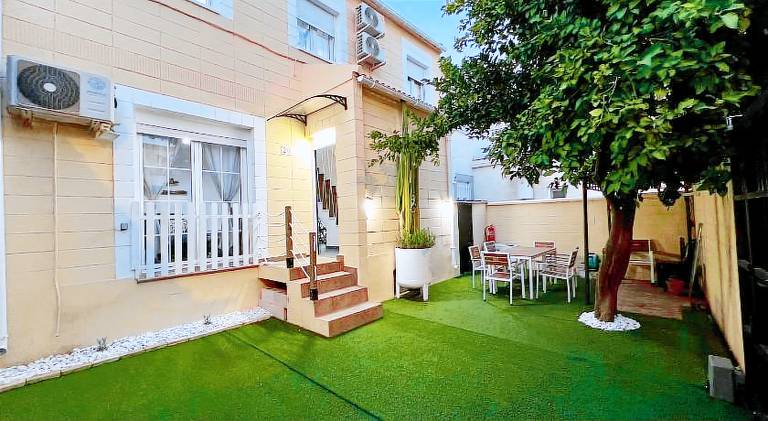Vacation home with patio & garden in Badajoz
