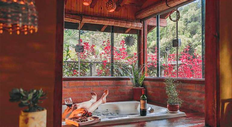 Vacation home with jacuzzi — photo 3